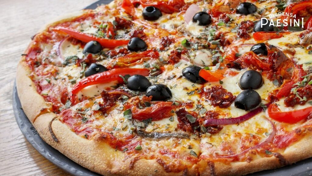 Pizza con ‘nduja calabrese, pomodoro e olive nere